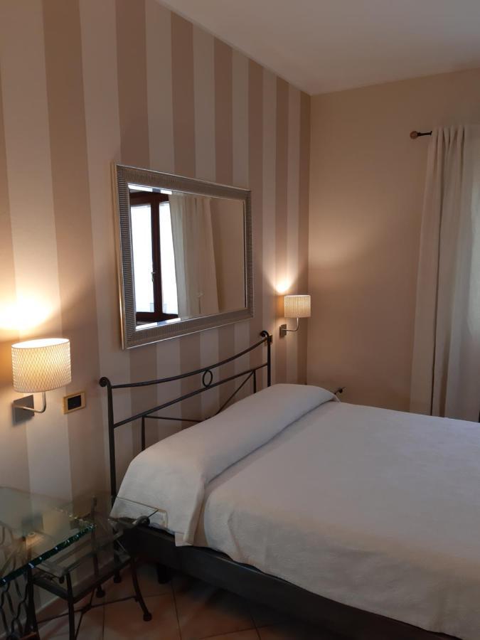 Sweet House Only Rooms Peschiera del Garda Exterior foto